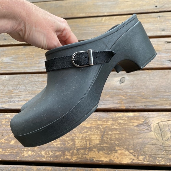 Crocs Sarah dual black slip on heeled clogs - Picture 5 of 5
